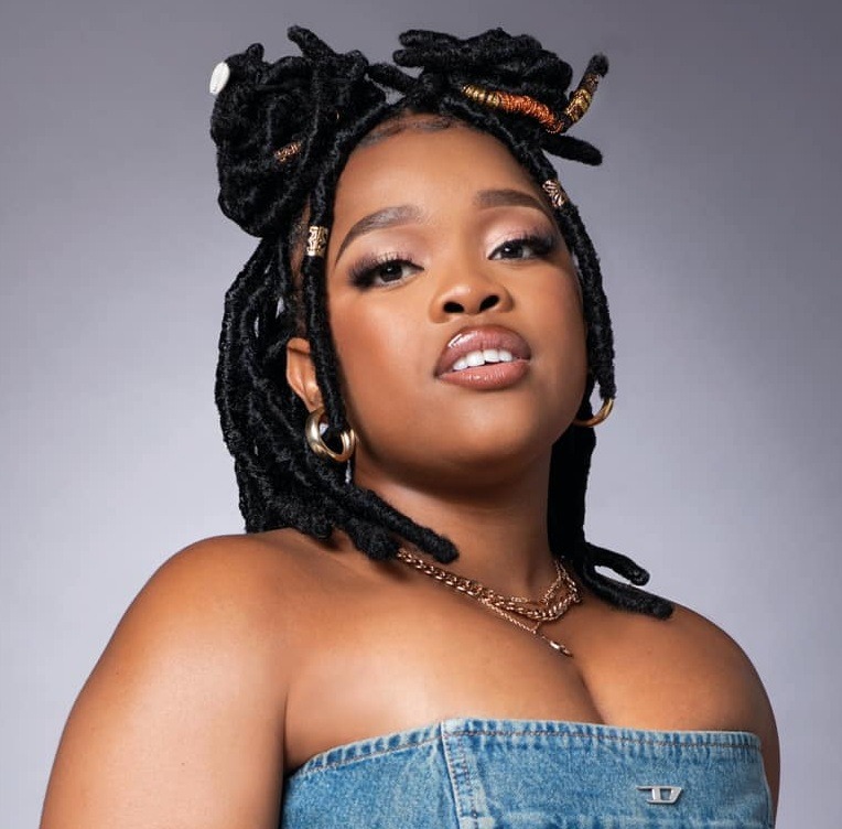 It is the kind of Sunday designed to stretch beyond a quick night out from the first DJ set and cold drinks to the moment Boohle steps on stage.